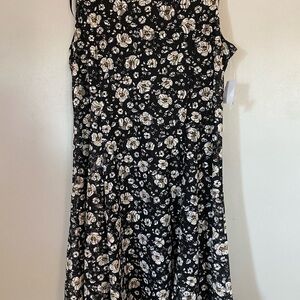 Elegant Black and White Floral Midi Dress